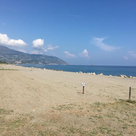 Bed and Breakfast Giardino Sul Mare Patti Exterior foto